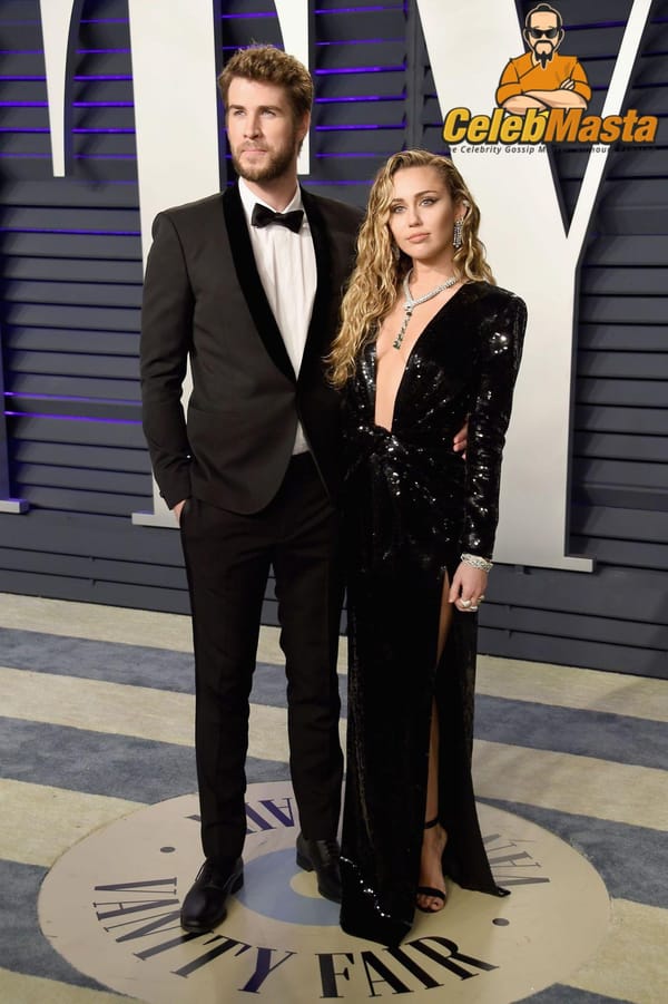 Red Carpet Miley Cyrus Cleavage Pictures photo 11
