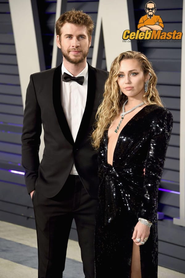 Red Carpet Miley Cyrus Cleavage Pictures photo 15