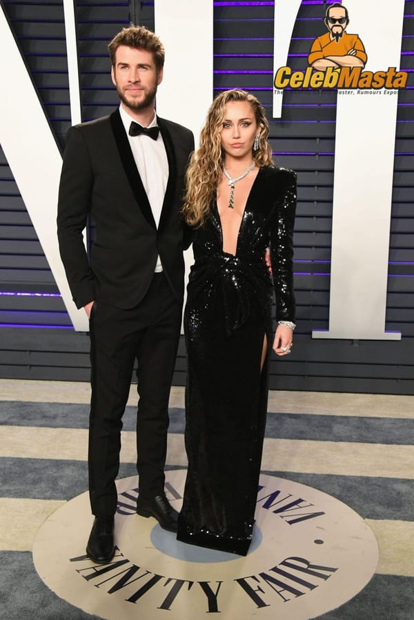 Red Carpet Miley Cyrus Cleavage Pictures photo 17