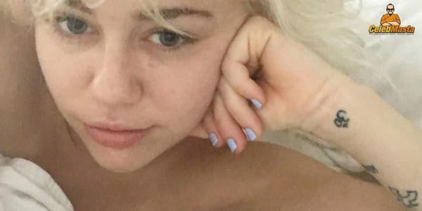 Miley Cyrus Ass And Topless Photos photo 15