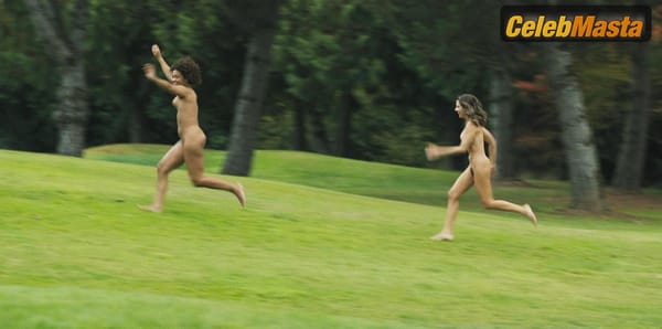 Alison Brie Photos from Somebody I Used To Know photo 8