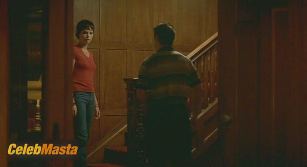 Charlize Theron Topless Photo Set from The Yards photo 4