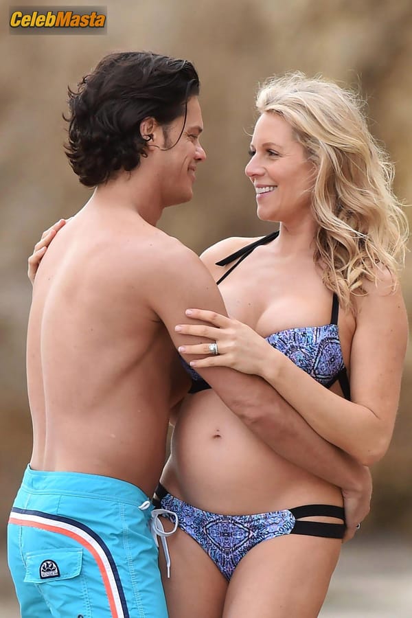 Abi Titmuss Photo Gallery: Bikini Photos From A Beach In Hawaii (20.06.2017) photo 5