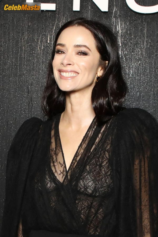 Abigail Spencer Photo Set: Seen At The Photocall Of The Givenchy Fashion Show Fall photo 18
