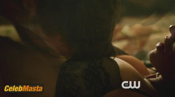 Aimee Teegarden Photo Set from Star-crossed photo 3