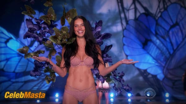 Photo Gallery: Adriana Lima in The Victoria’s Secret Fashion Show 2015 photo 4
