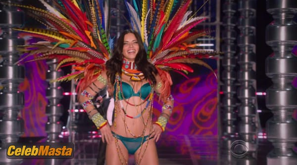 Photo Gallery: Adriana Lima in The Victoria’s Secret Fashion Show 2017 photo 2