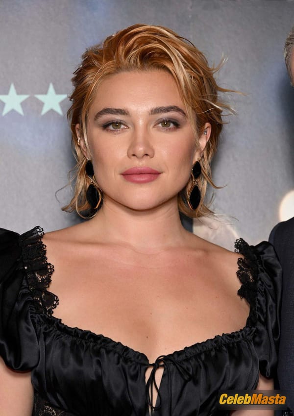 Florence Pugh Stuns In A Hot Black Lace At We Live In Time Premiere In London photo 23