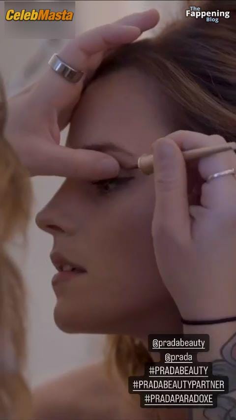 Emma Watson Pics Gallery photo 43