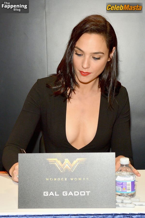 Gal Gadot Pics Gallery photo 16