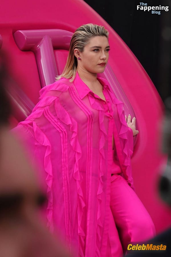 Florence Pugh Flashes Her Hot Tits During a Photoshoot for Valentinos New Campaign in Rome photo 29