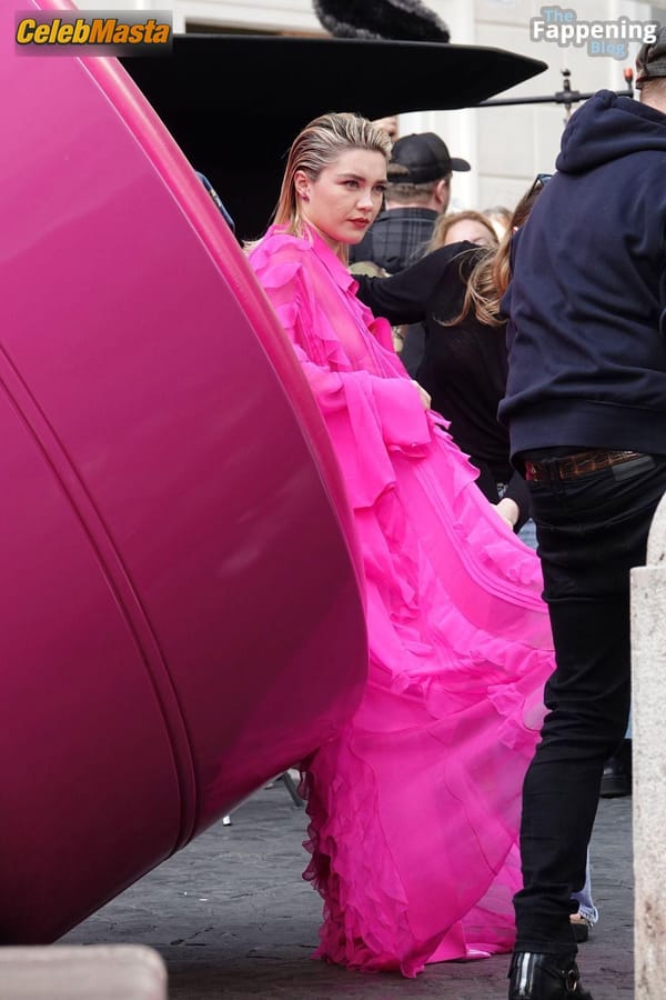 Florence Pugh Flashes Her Hot Tits During a Photoshoot for Valentinos New Campaign in Rome photo 38