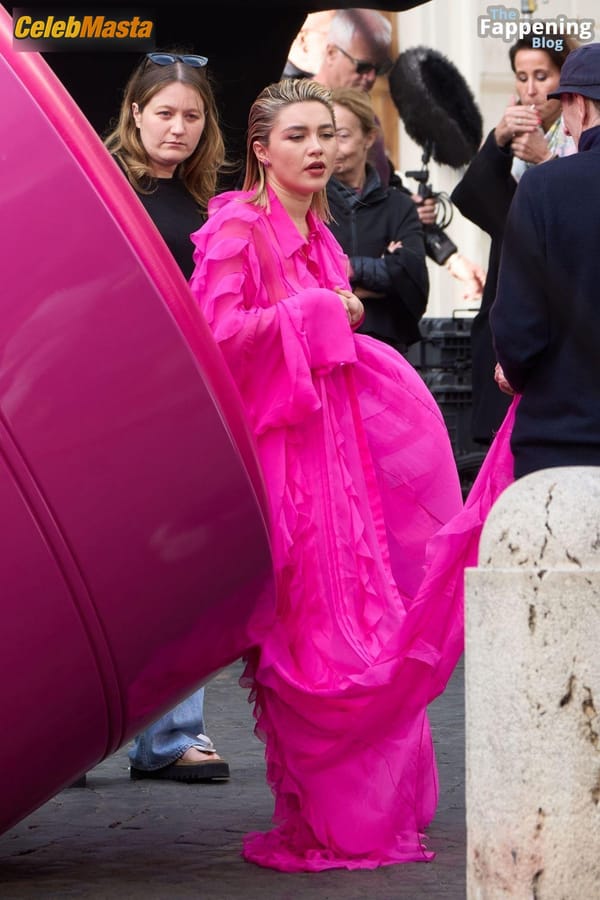 Florence Pugh Flashes Her Hot Tits During a Photoshoot for Valentinos New Campaign in Rome photo 50