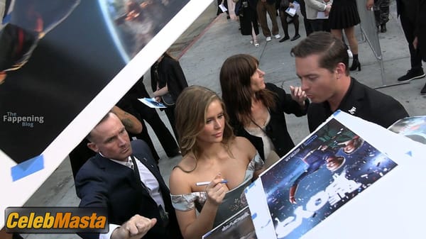Erin Moriarty Flaunts Her Hot Cleavage And Legs At “The Boys” Premiere In LA photo 5