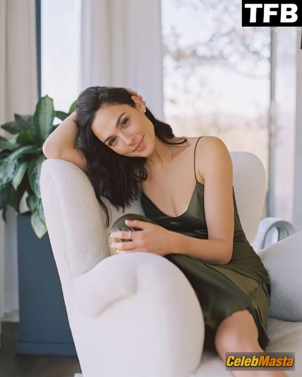 Photo Gallery: Gal Gadot photo 3