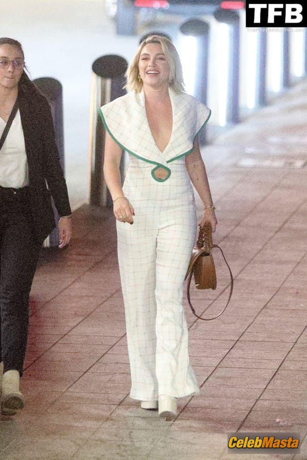 Florence Pugh Seen Flaunting Her Hot Figure In White At The Wonder Q and A In Los Angeles photo 20