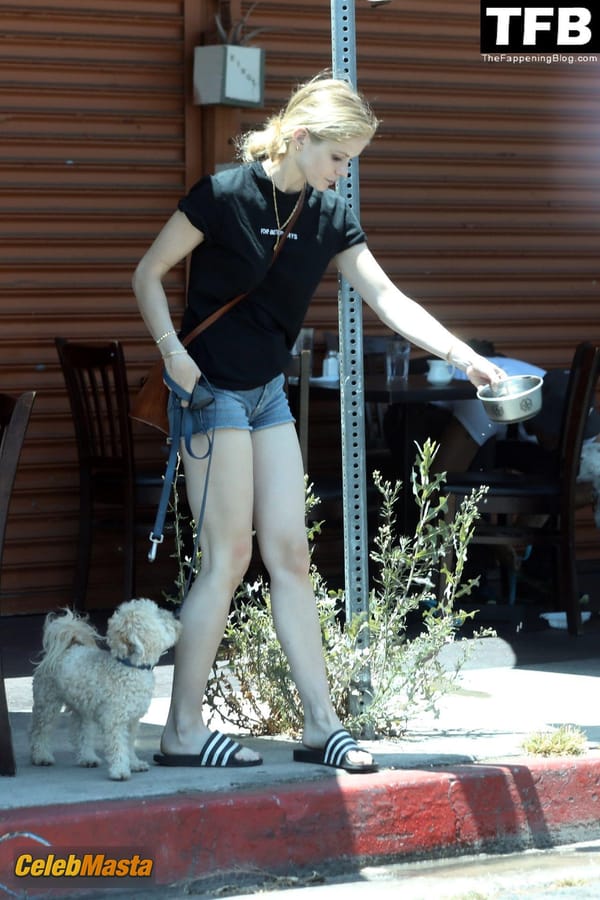 Erin Moriarty Seen Flaunting Her Hot Legs Wearing Shorts At Kings Road Cafe in West Hollywood photo 7
