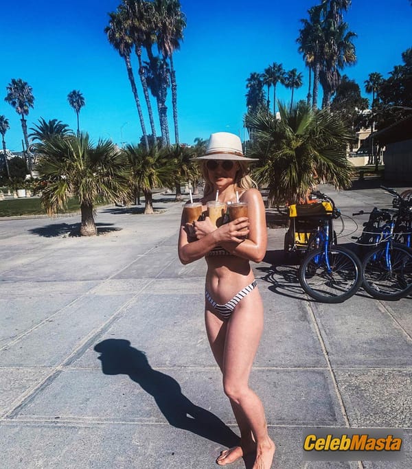 Genevieve Morton hot bikini photos photo 1