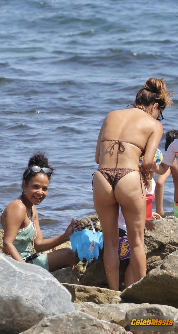 Eva Longoria Seen Showing Off Her Sizzles Bikini Body At Marbella Beach In Spain photo 27