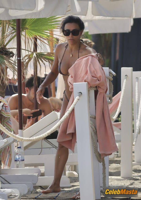 Eva Longoria Seen Showing Off Her Sizzles Bikini Body At Marbella Beach In Spain photo 36