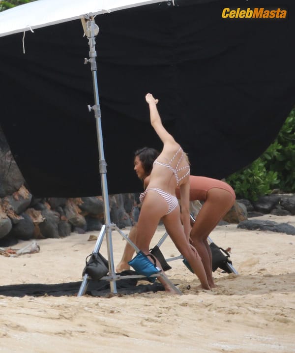 Hailey Baldwin Hits the Wows On the Beach in Hawaii photo 48