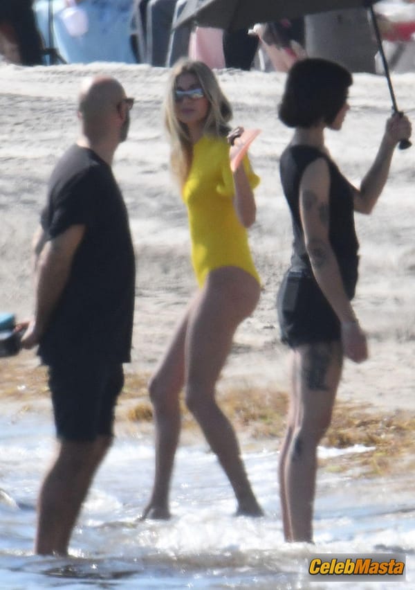 Hailey Baldwin Bieber poses during a photoshoot on the beach in Miami photo 32