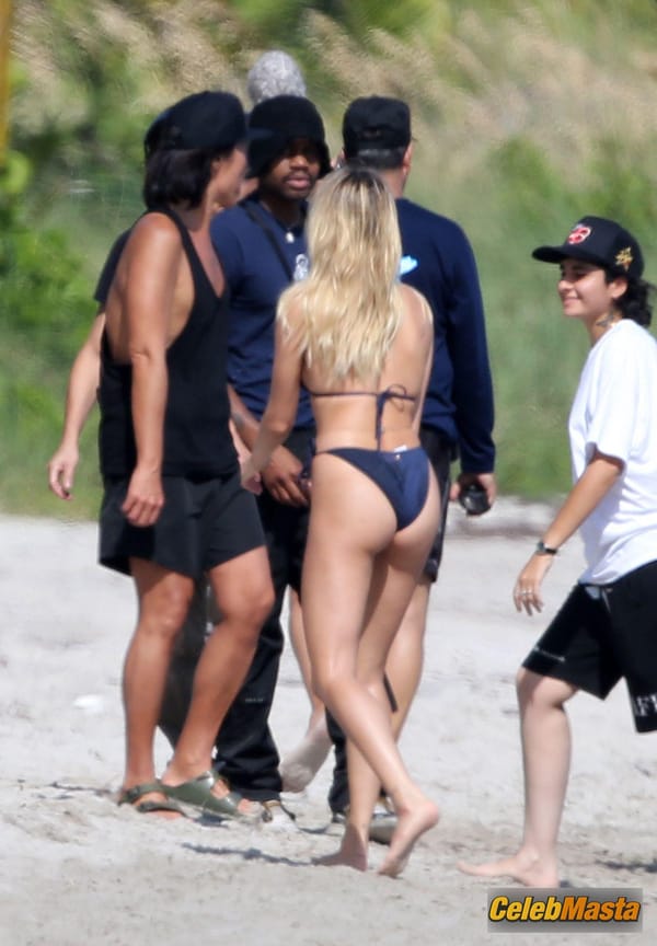Hailey Baldwin Bieber poses during a photoshoot on the beach in Miami photo 38