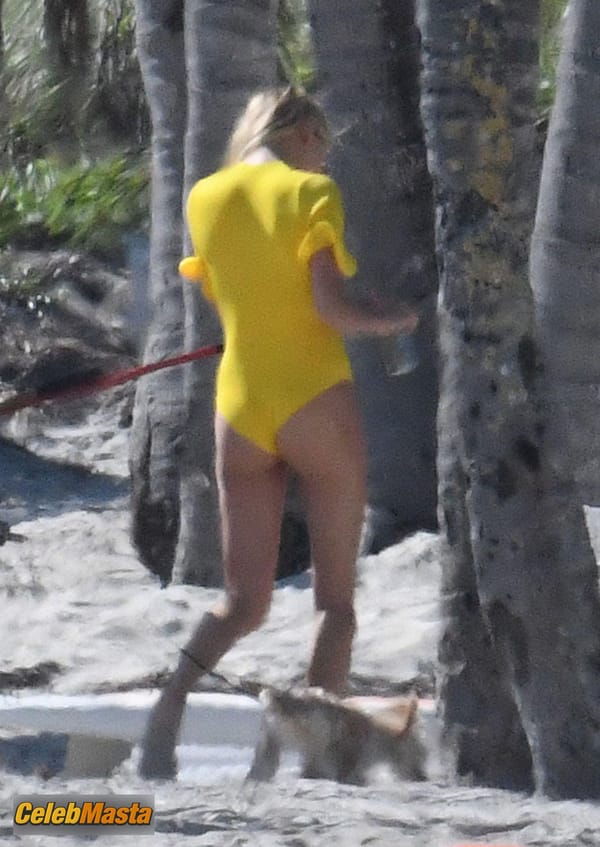 Hailey Baldwin Bieber poses during a photoshoot on the beach in Miami photo 45