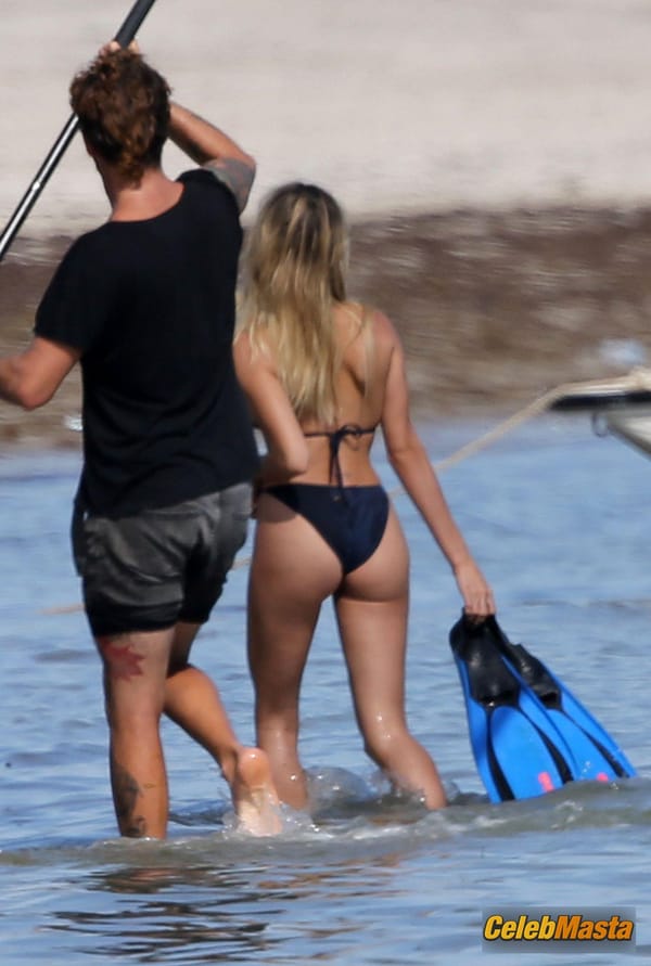 Hailey Baldwin Bieber poses during a photoshoot on the beach in Miami photo 50