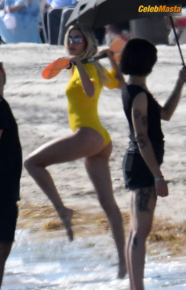 Hailey Baldwin Bieber poses during a photoshoot on the beach in Miami photo 57