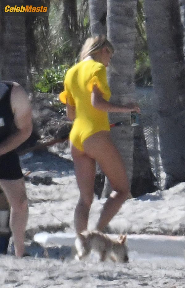 Hailey Baldwin Bieber poses during a photoshoot on the beach in Miami photo 60