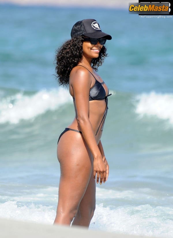 Gabrielle Union Seen Showing Off Her Toned Beach Body Wearing A Bikini In Ibiza photo 2