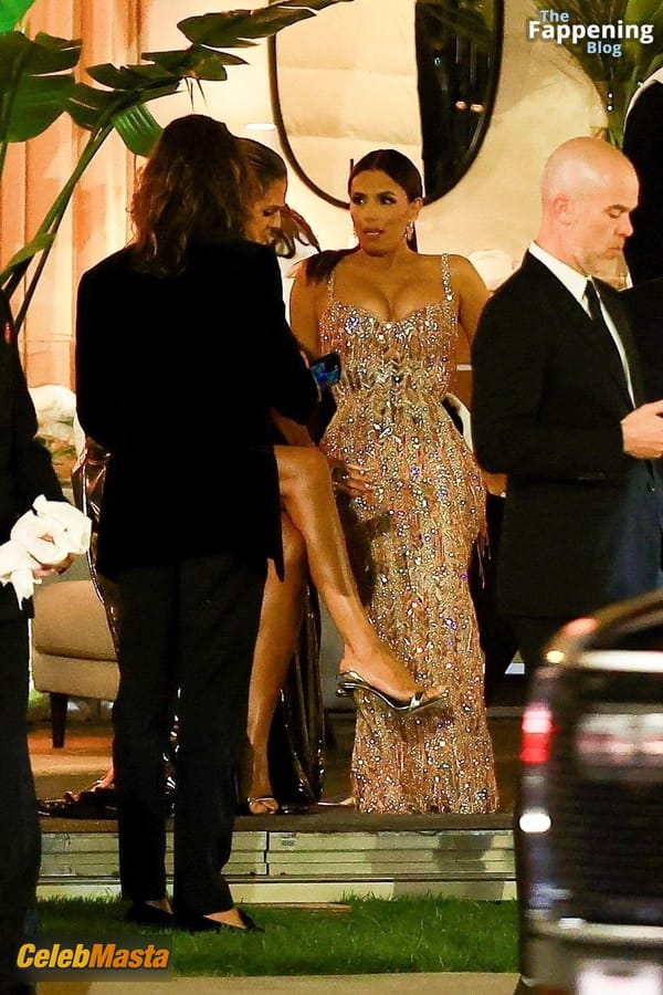 Eva Longoria Shows Off Her Luscious Cleavage At The Vanity Fair Oscar Party In Beverly Hills photo 21