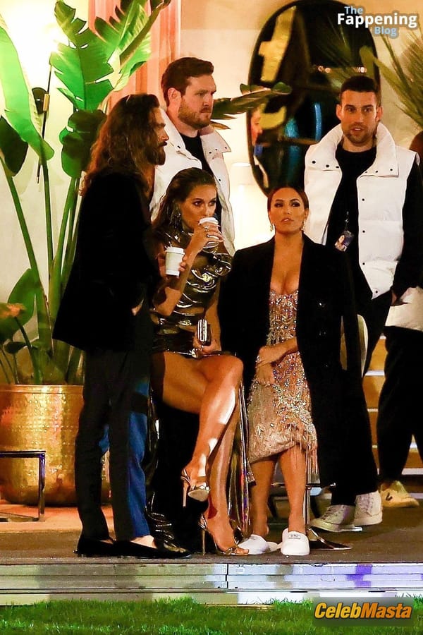 Eva Longoria Shows Off Her Luscious Cleavage At The Vanity Fair Oscar Party In Beverly Hills photo 43