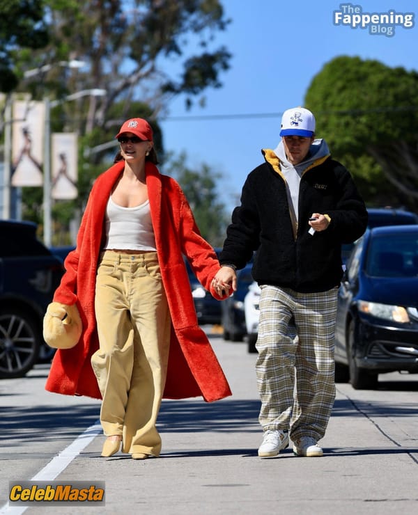 Hailey Baldwin Seen with Justin Bieber Holding Hands and Sharing a Hot Kiss as They Exit the Great White in West Hollywood photo 11