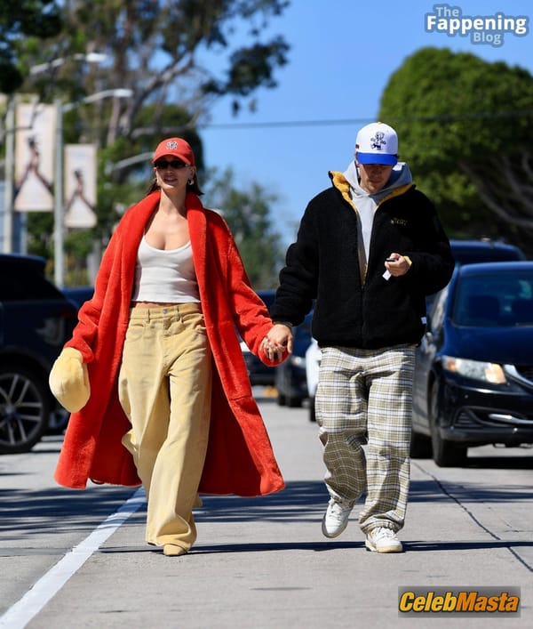 Hailey Baldwin Seen with Justin Bieber Holding Hands and Sharing a Hot Kiss as They Exit the Great White in West Hollywood photo 12