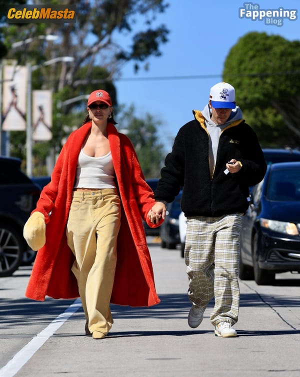 Hailey Baldwin Seen with Justin Bieber Holding Hands and Sharing a Hot Kiss as They Exit the Great White in West Hollywood photo 14
