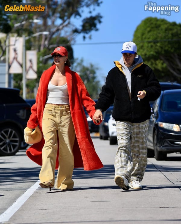 Hailey Baldwin Seen with Justin Bieber Holding Hands and Sharing a Hot Kiss as They Exit the Great White in West Hollywood photo 19