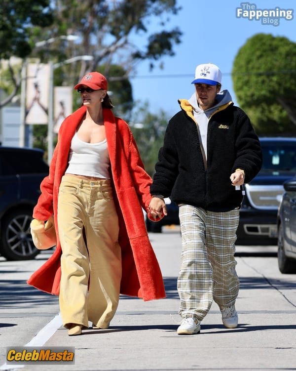 Hailey Baldwin Seen with Justin Bieber Holding Hands and Sharing a Hot Kiss as They Exit the Great White in West Hollywood photo 23