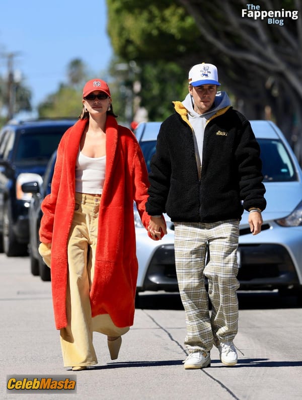 Hailey Baldwin Seen with Justin Bieber Holding Hands and Sharing a Hot Kiss as They Exit the Great White in West Hollywood photo 33