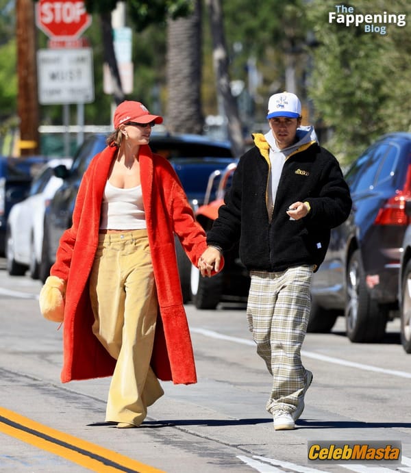 Hailey Baldwin Seen with Justin Bieber Holding Hands and Sharing a Hot Kiss as They Exit the Great White in West Hollywood photo 34