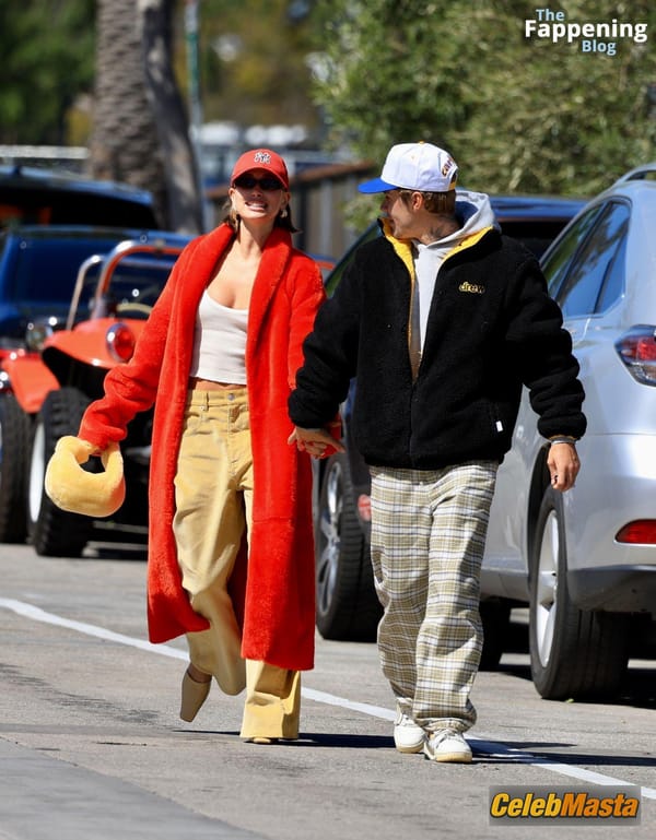 Hailey Baldwin Seen with Justin Bieber Holding Hands and Sharing a Hot Kiss as They Exit the Great White in West Hollywood photo 35