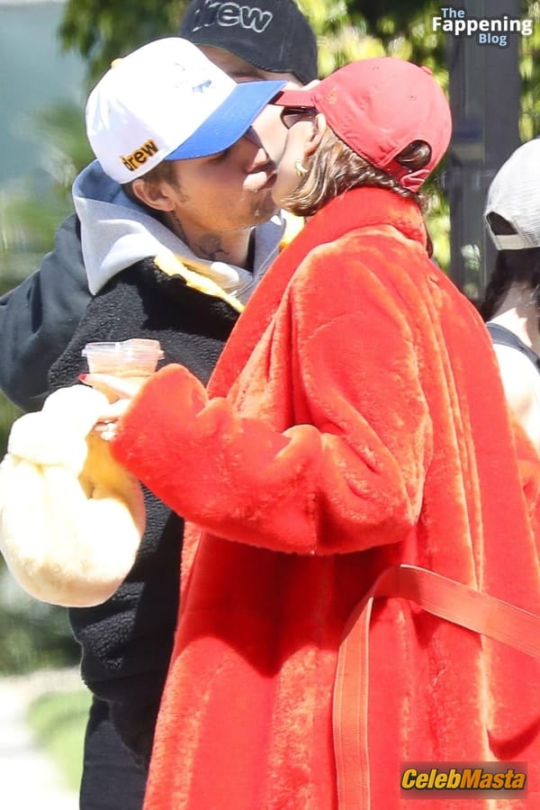 Hailey Baldwin Seen with Justin Bieber Holding Hands and Sharing a Hot Kiss as They Exit the Great White in West Hollywood photo 47