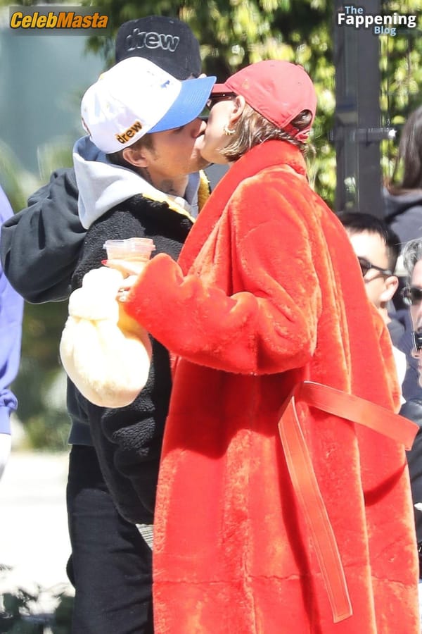 Hailey Baldwin Seen with Justin Bieber Holding Hands and Sharing a Hot Kiss as They Exit the Great White in West Hollywood photo 51