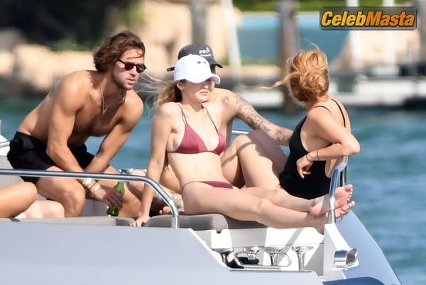 Gigi Hadid On Yacht With Brother Anwar Hadid And Some Friends in Miami photo 34