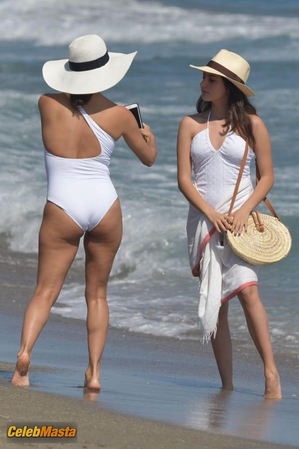 Eva Longoria and husband Pepe Baston seen on a family holiday at the beach in Marbella photo 24