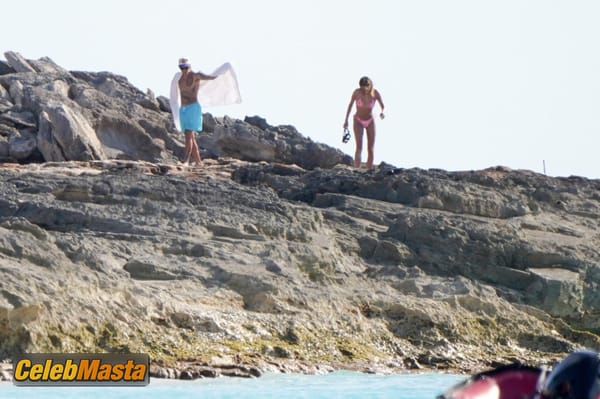 Hailey Baldwin Having A Romantic Getaway in Turks Caicos photo 5