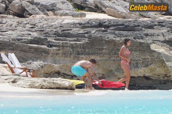 Hailey Baldwin Having A Romantic Getaway in Turks Caicos photo 7