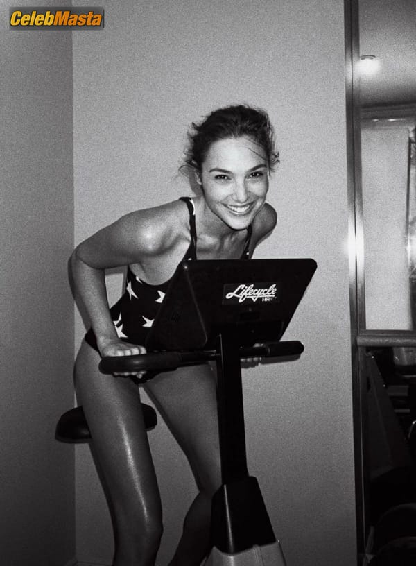 Gal Gadot Pics Collection photo 2