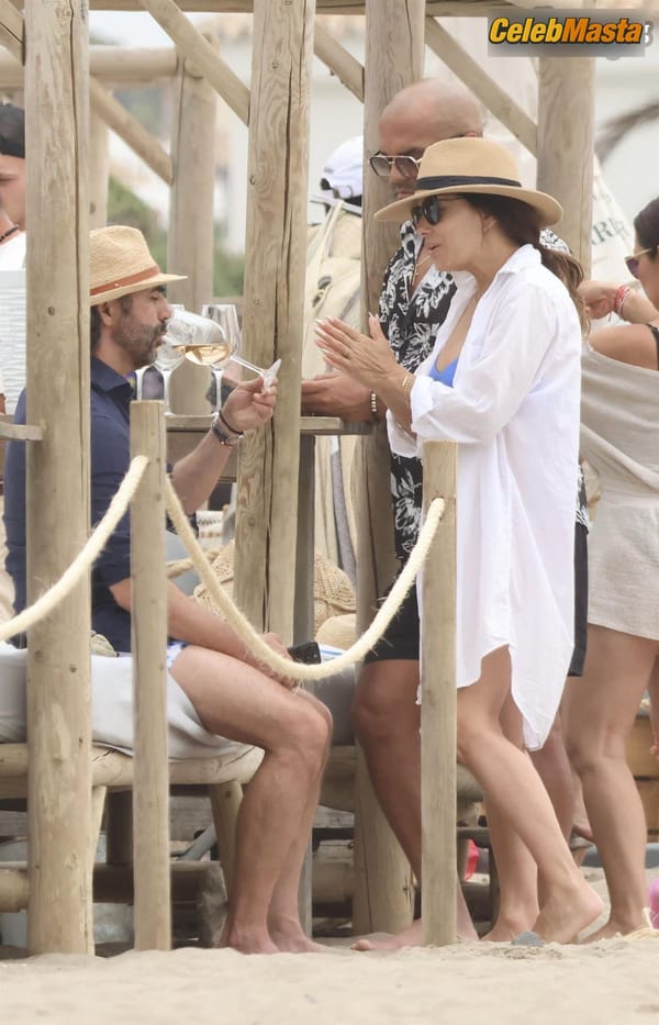 Eva Longoria Spotted Showing Off Her Amazing Bikini Body Wearing A Hot Blue Bikini In Marbella Beach photo 15